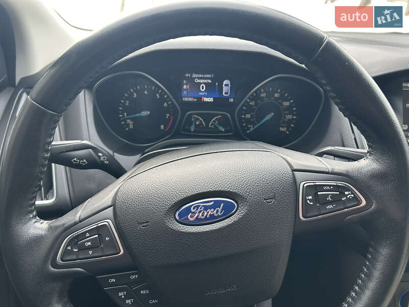 Седан Ford Focus 2015 в Сумах