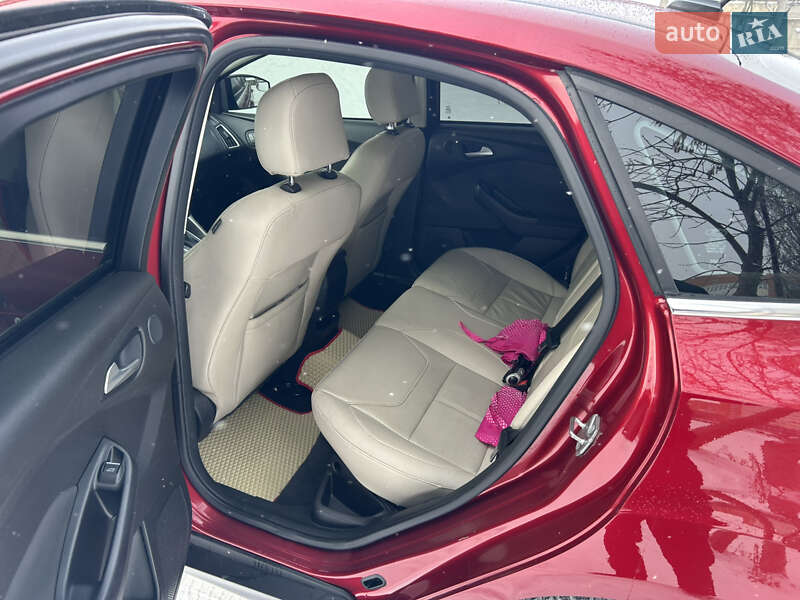 Седан Ford Focus 2015 в Сумах