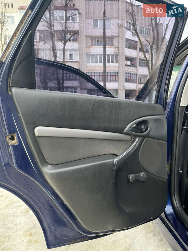Универсал Ford Focus 1999 в Новояворовске