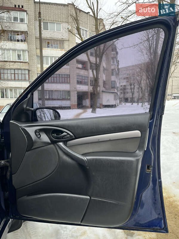 Универсал Ford Focus 1999 в Новояворовске