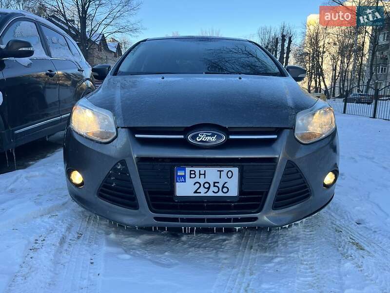 Хэтчбек Ford Focus 2012 в Сумах
