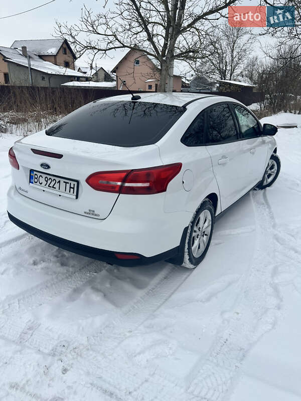 Седан Ford Focus 2015 в Калуші