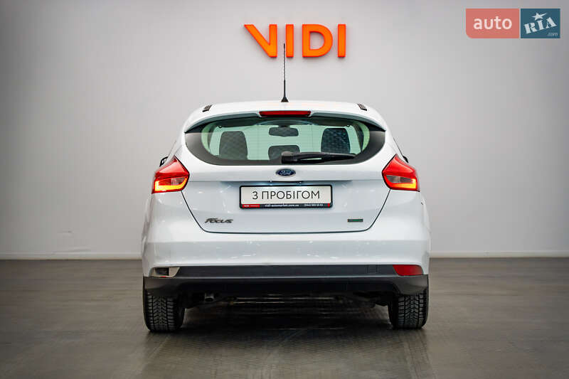 Хэтчбек Ford Focus 2015 в Киеве