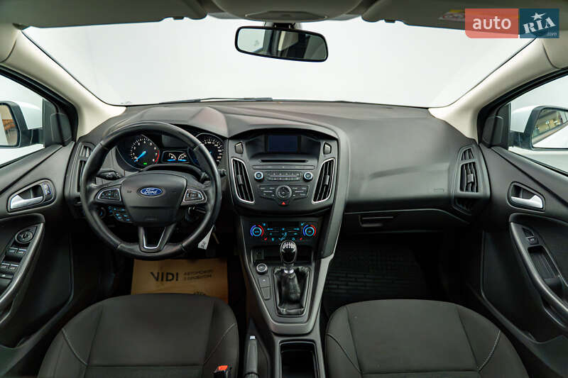 Хэтчбек Ford Focus 2015 в Киеве