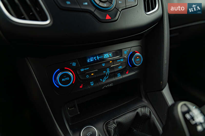 Хэтчбек Ford Focus 2015 в Киеве