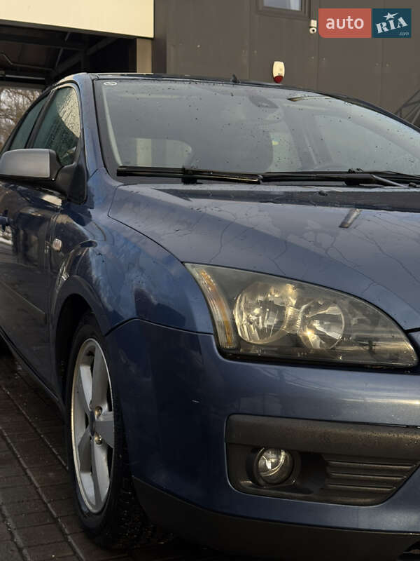 Хэтчбек Ford Focus 2005 в Львове