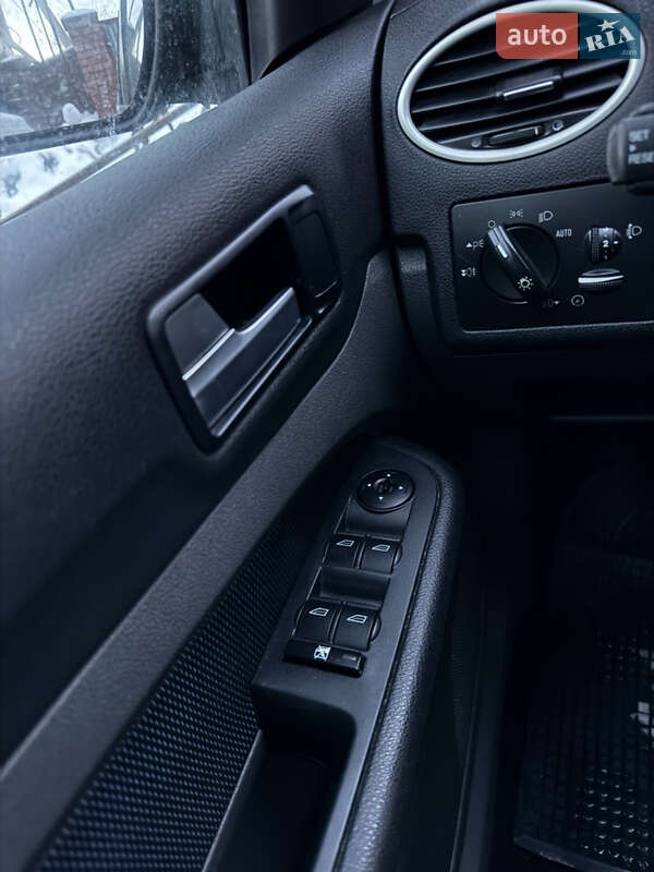 Хэтчбек Ford Focus 2005 в Львове