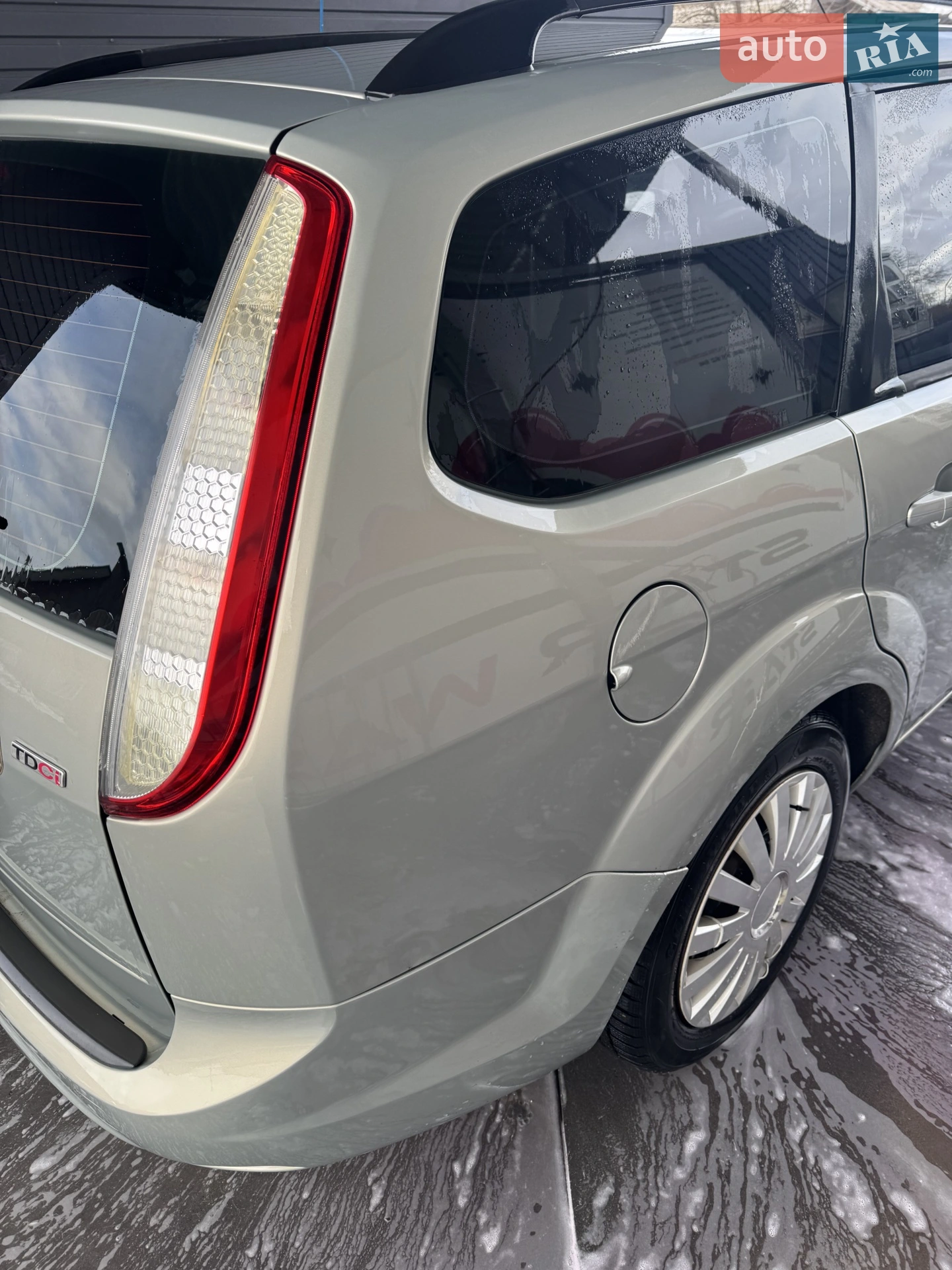 2010 Ford Focus - мініатюра 9