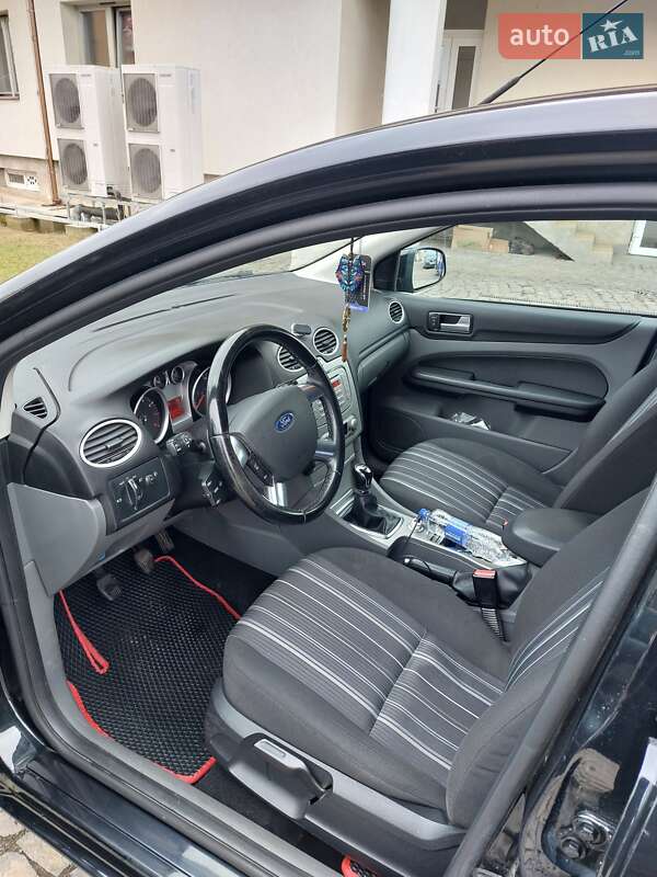 Хэтчбек Ford Focus 2008 в Ужгороде