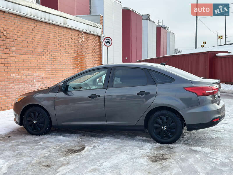 Седан Ford Focus 2016 в Киеве