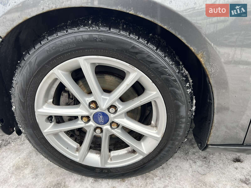 Хэтчбек Ford Focus 2016 в Киеве фото 10 Хэтчбек Ford Focus 2016 в Киеве