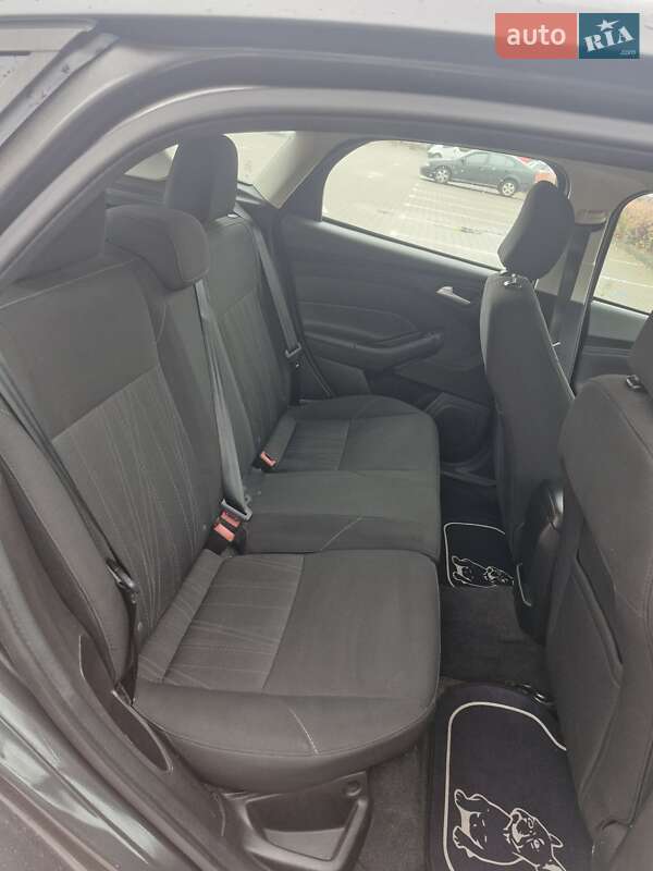 Хэтчбек Ford Focus 2016 в Житомире