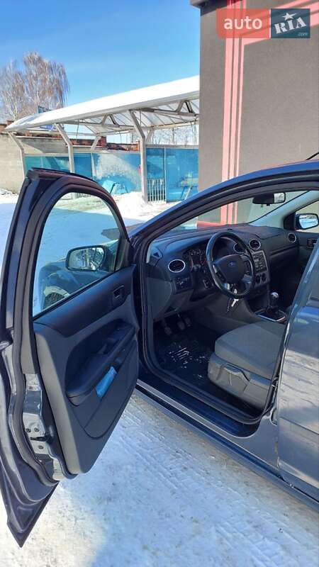 Хэтчбек Ford Focus 2006 в Ровно фото 8 Хэтчбек Ford Focus 2006 в Ровно