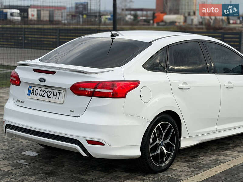 Седан Ford Focus 2015 в Мукачево