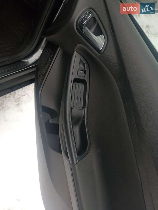 Седан Ford Focus 2016 в Киеве фото 10 Седан Ford Focus 2016 в Киеве