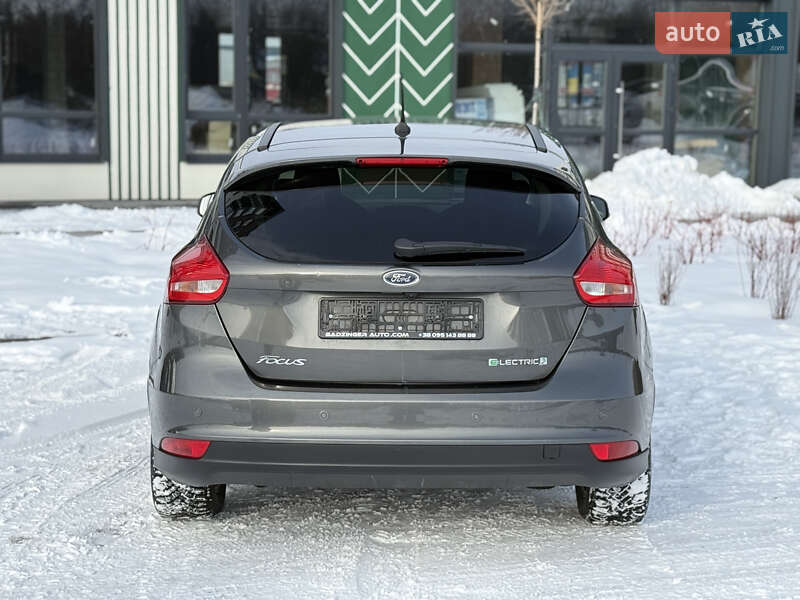 Хэтчбек Ford Focus 2017 в Городке