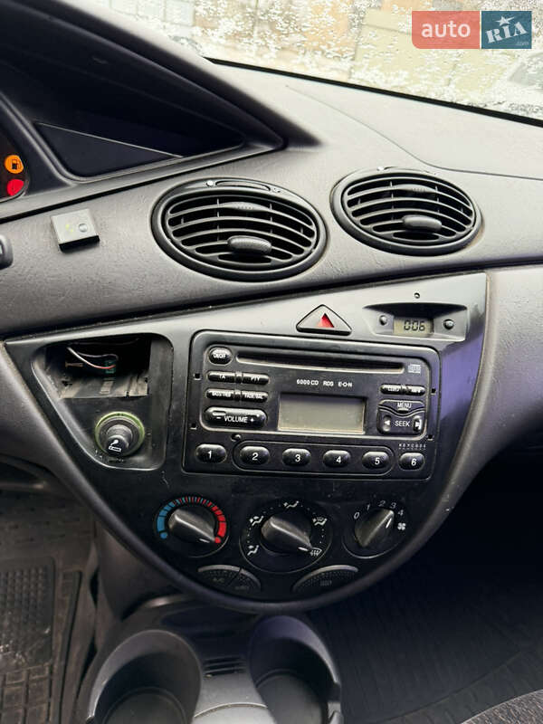 Хетчбек Ford Focus 2000 в Лубнах