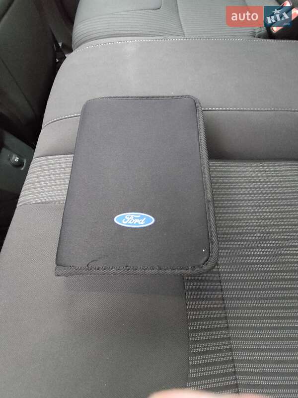 Универсал Ford Focus 2013 в Вишневом фото 30 Универсал Ford Focus 2013 в Вишневом