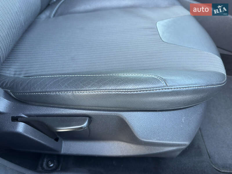 Хетчбек Ford Focus 2012 в Стрию фото 89 Хетчбек Ford Focus 2012 в Стрию