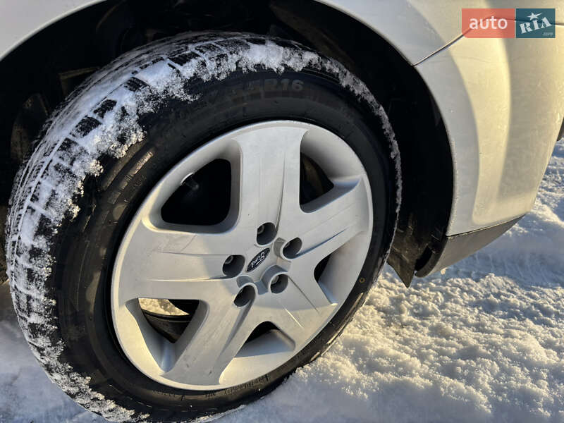 Хэтчбек Ford Focus 2007 в Полтаве