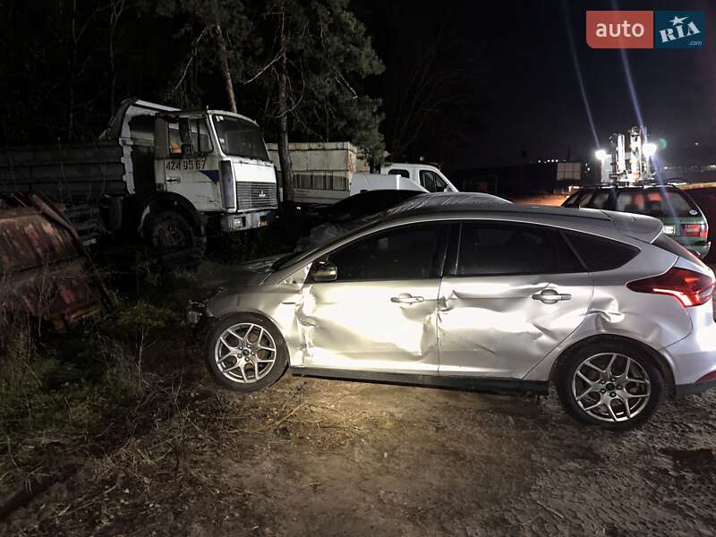 Хэтчбек Ford Focus 2014 в Киеве