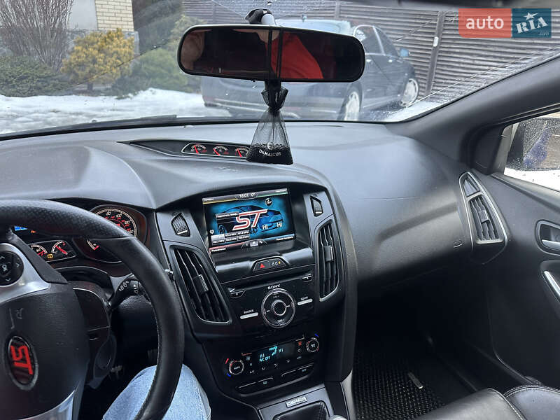 Хэтчбек Ford Focus 2013 в Киеве