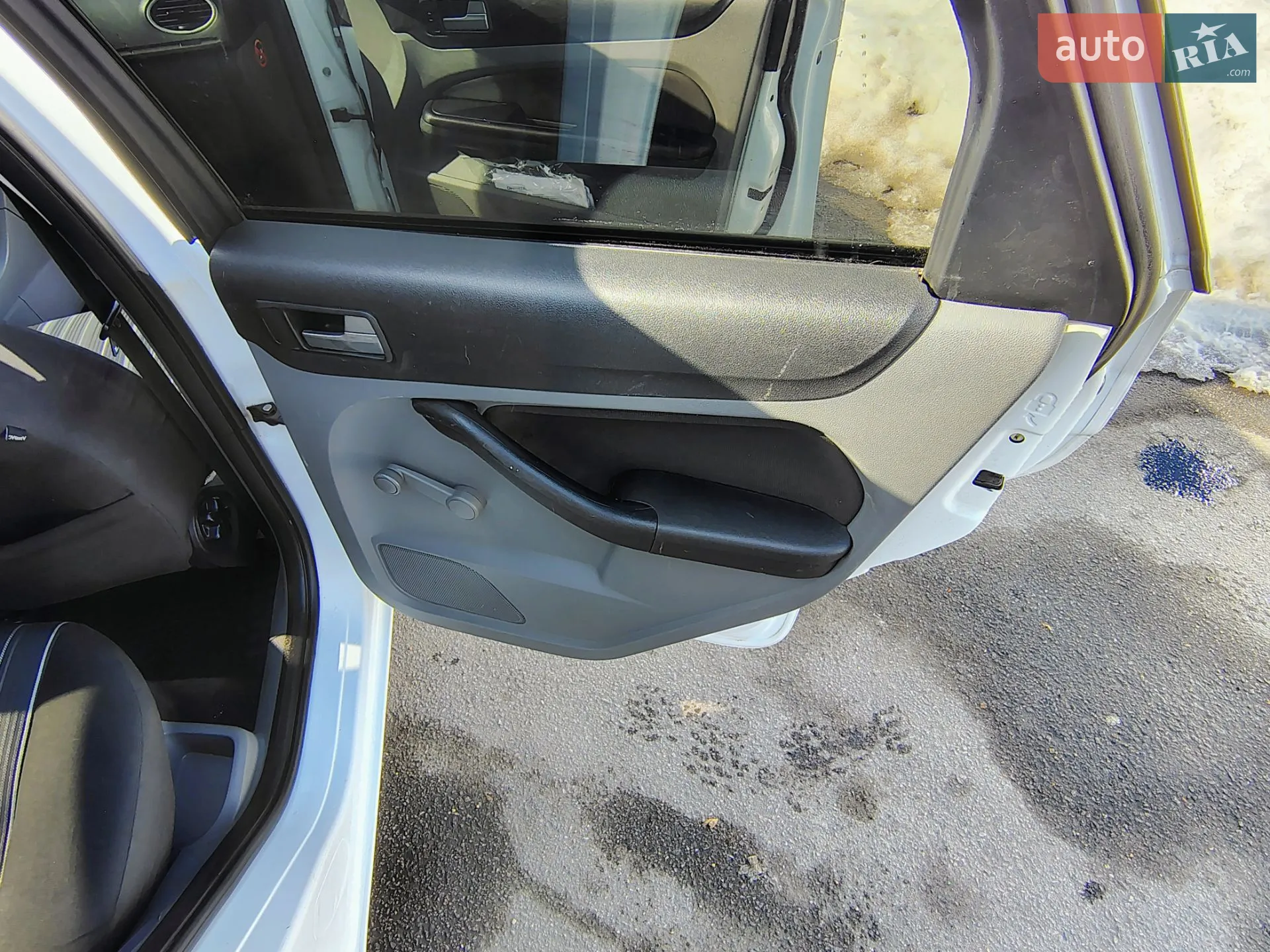 2010 Ford Focus - мініатюра 15