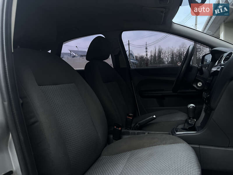 Хэтчбек Ford Focus 2006 в Николаеве