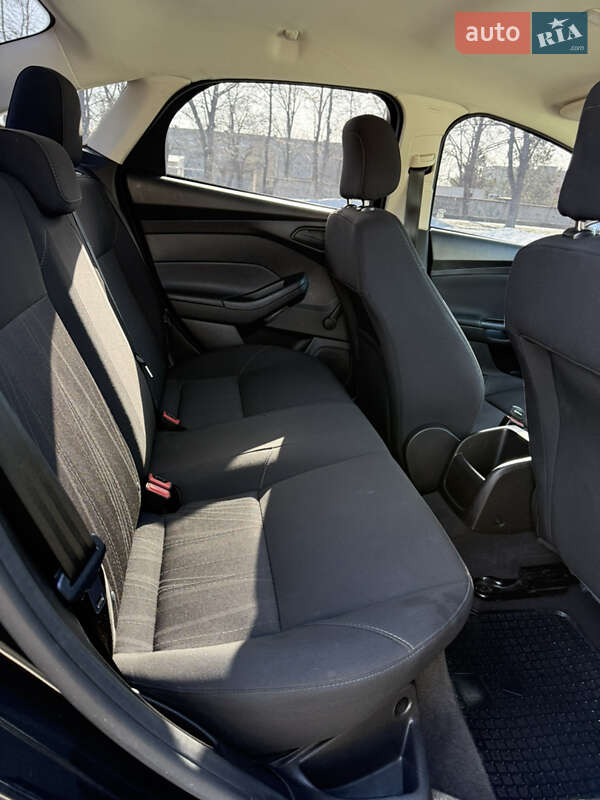 Седан Ford Focus 2016 в Лозовій
