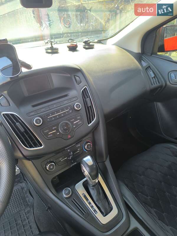 Седан Ford Focus 2015 в Подільську