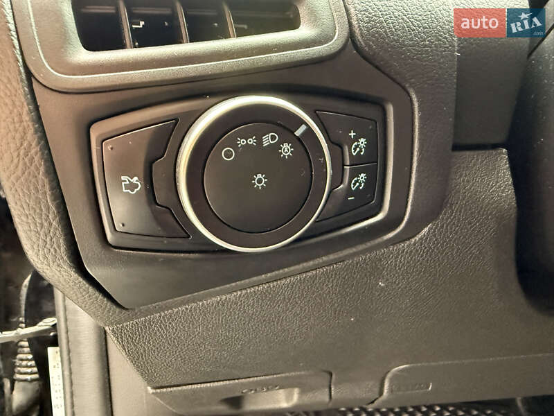 Хэтчбек Ford Focus 2016 в Киеве