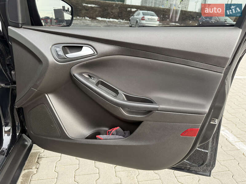 Хэтчбек Ford Focus 2016 в Киеве