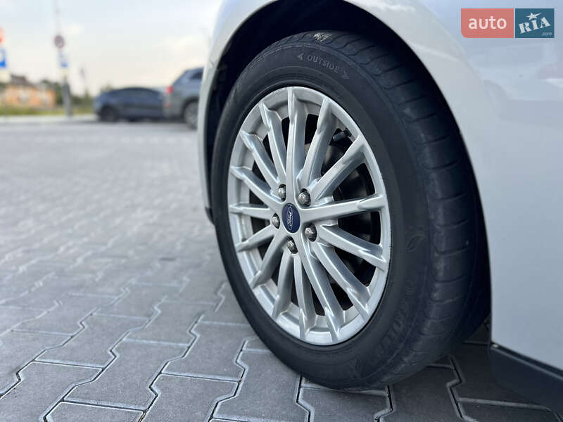 Хетчбек Ford Focus 2014 в Володимирі