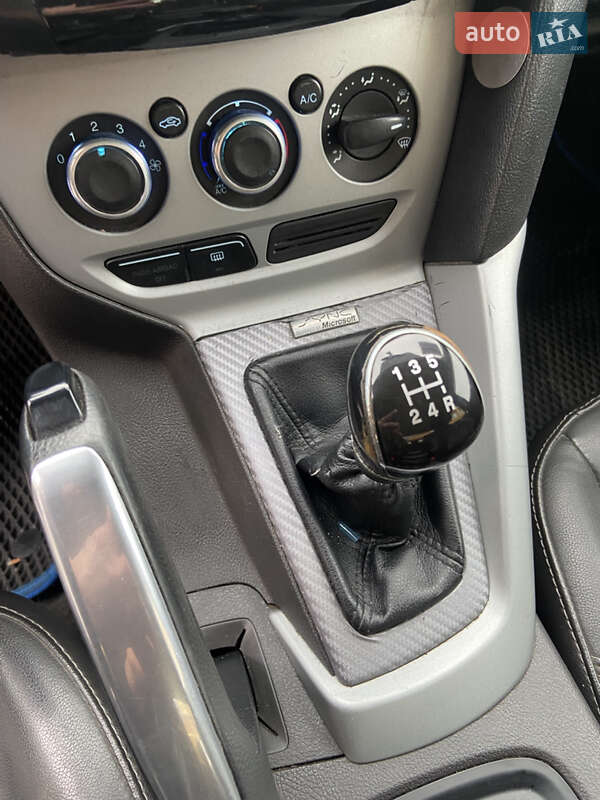 Седан Ford Focus 2013 в Вишневом