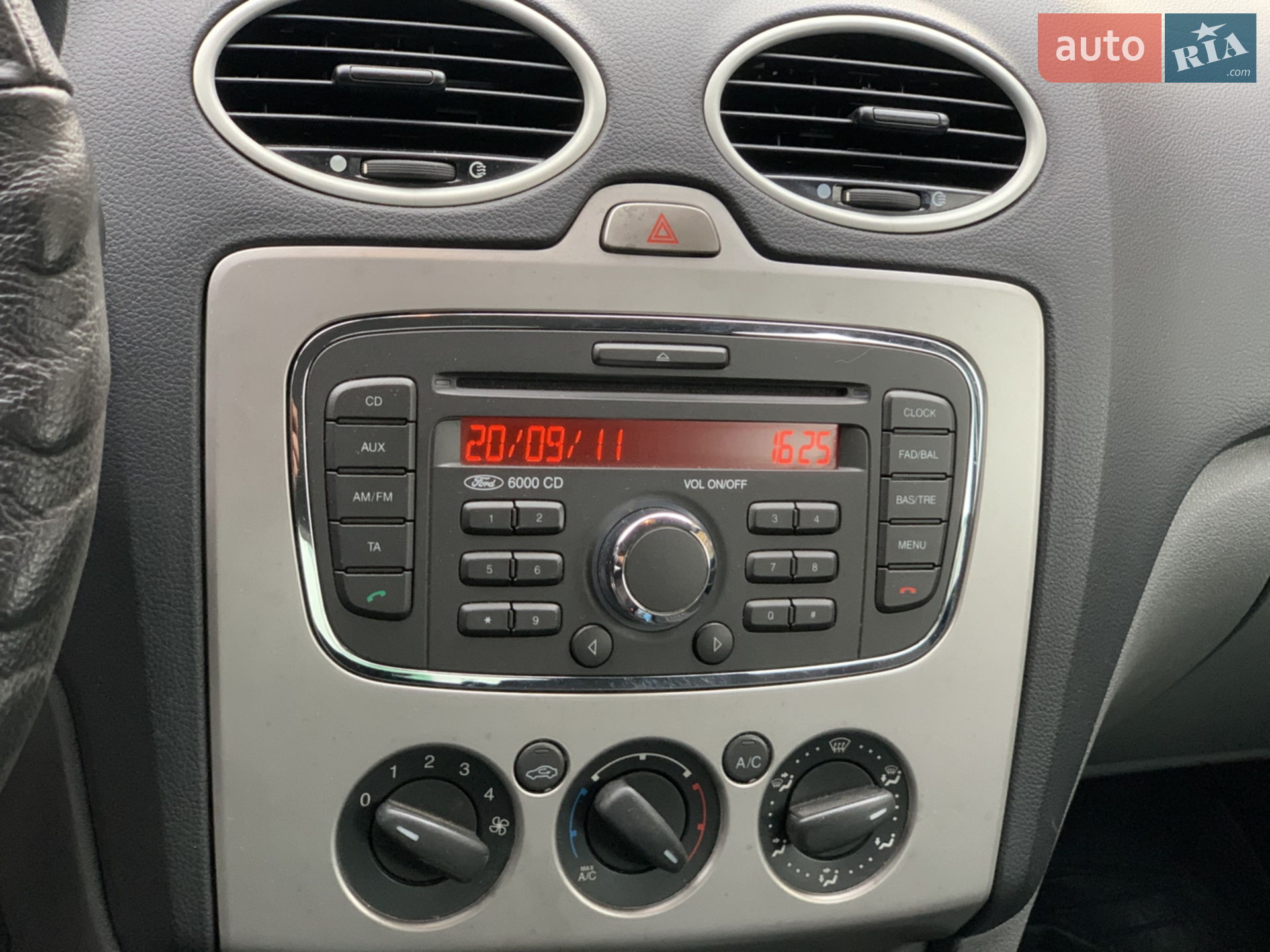 2011 Ford Focus - мініатюра 8