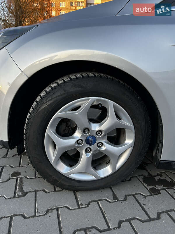 Седан Ford Focus 2011 в Луцке