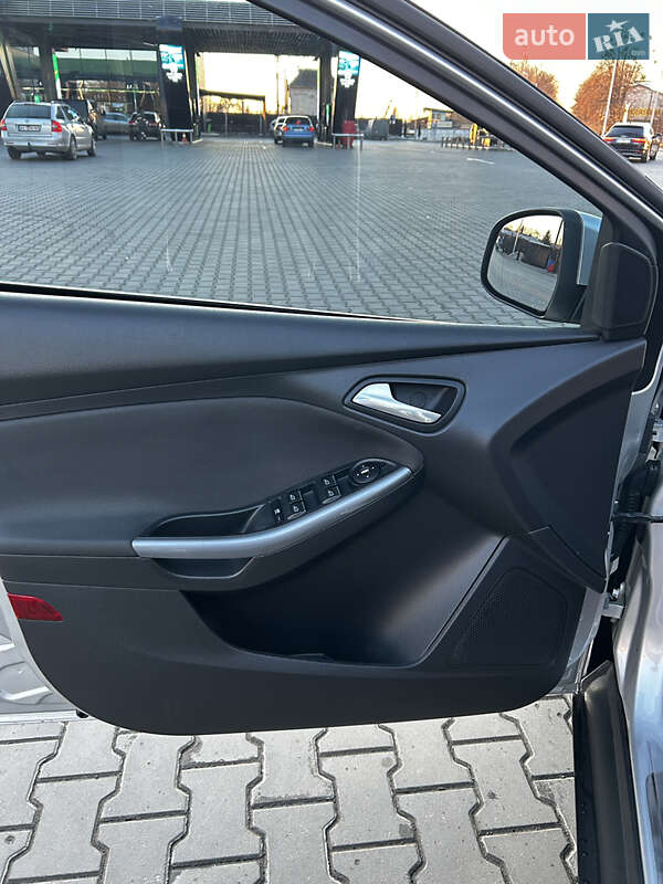 Седан Ford Focus 2011 в Луцке