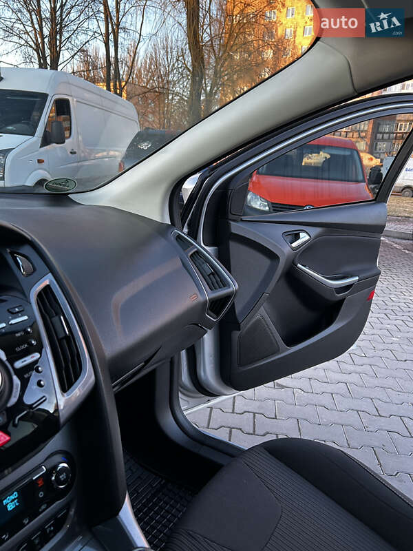 Седан Ford Focus 2011 в Луцке