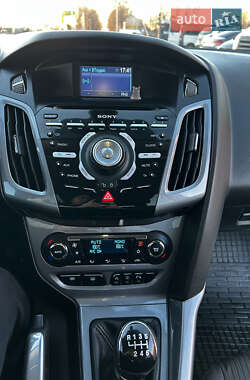 Седан Ford Focus 2011 в Луцке