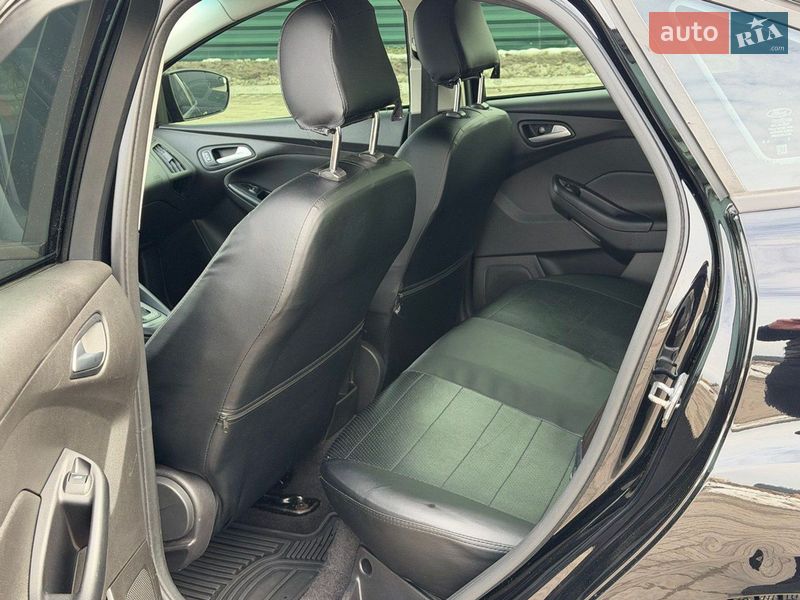 Седан Ford Focus 2015 в Бучі