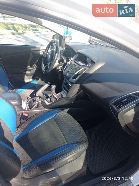 Хэтчбек Ford Focus 2013 в Остроге
