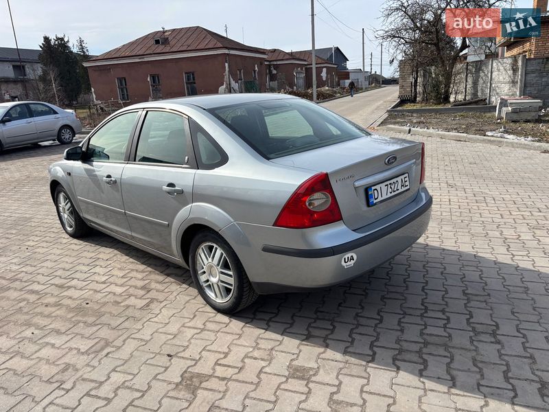 Седан Ford Focus 2005 в Великих Мостах