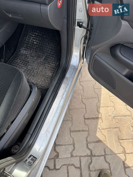 Седан Ford Focus 2005 в Великих Мостах