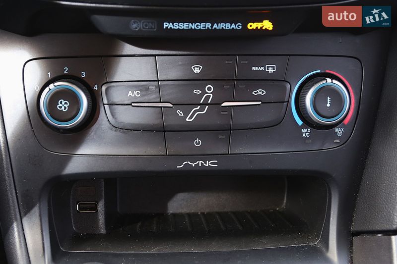 Седан Ford Focus 2016 в Киеве