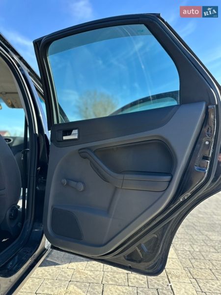 Хетчбек Ford Focus 2006 в Самборі