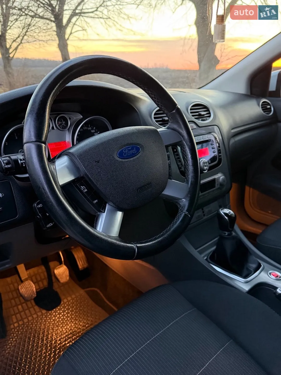 2010 Ford Focus - мініатюра 4