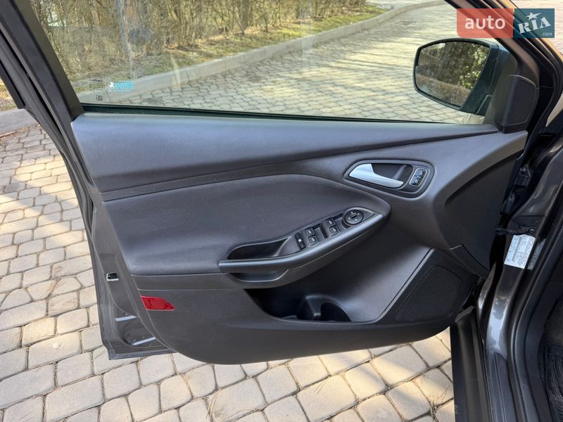Седан Ford Focus 2015 в Луцке