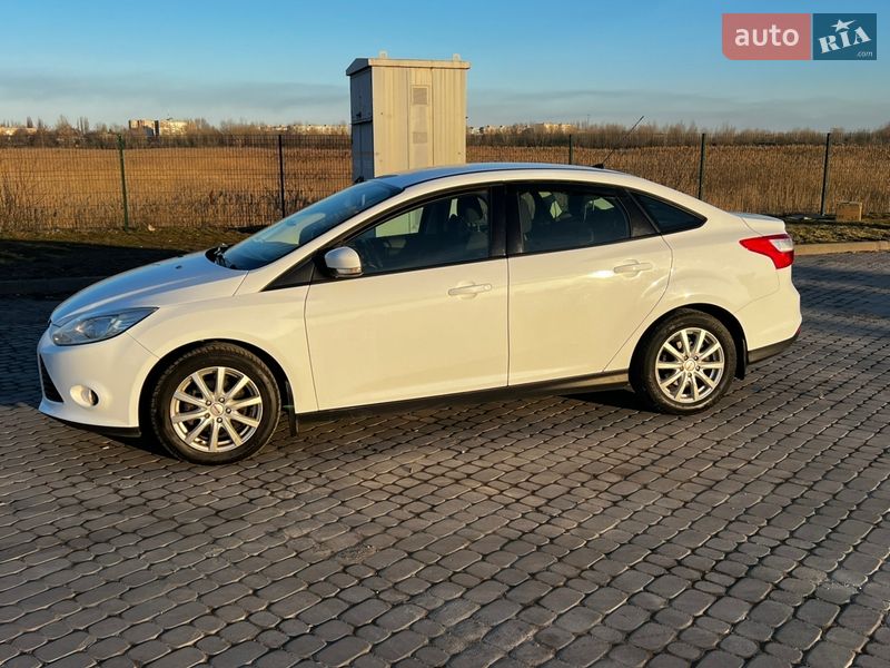 Седан Ford Focus 2013 в Новомосковске фото 4 Седан Ford Focus 2013 в Новомосковске