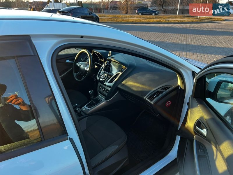 Седан Ford Focus 2013 в Новомосковске фото 9 Седан Ford Focus 2013 в Новомосковске