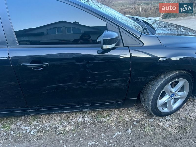 Универсал Ford Focus 2010 в Рудниках